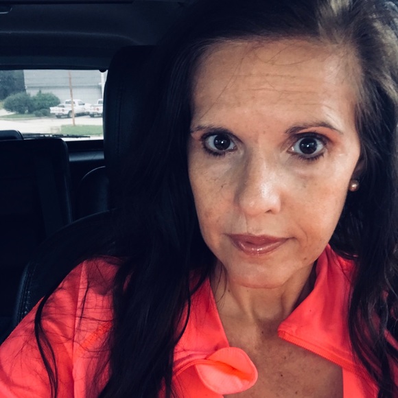 Meet your Posher, Donna - Picture 2 of 2